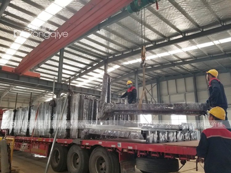 第三批新疆公交候車(chē)亭發(fā)貨案例配圖一