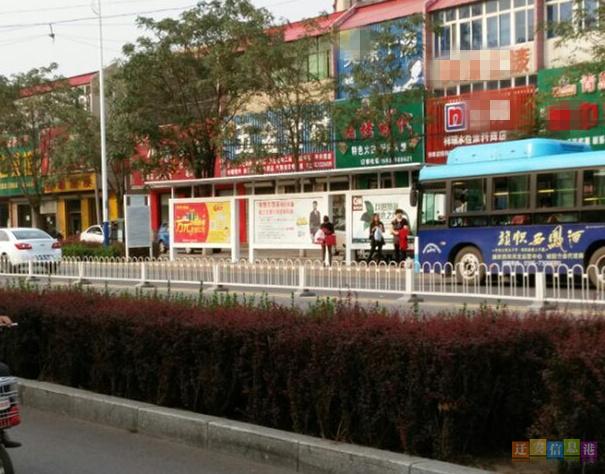 公交候車亭