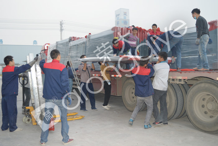 閱報(bào)欄裝車圖一