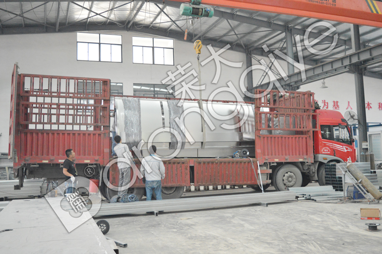 山東公交候車(chē)亭裝車(chē)圖二